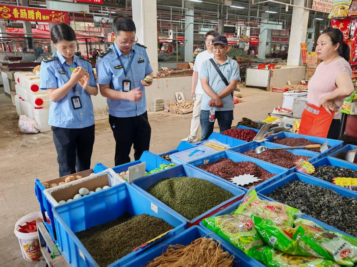 筑牢“放心吃”安全防線！成都召開農產品批發市場監管現場會